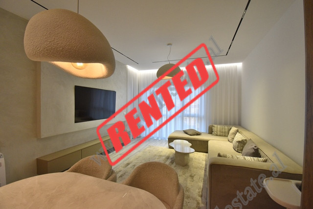 Apartament modern 2+1 me qira ne rruen 5 Maji pjese e Emerald Mall &amp; Residence ne Tirane.
Eshte